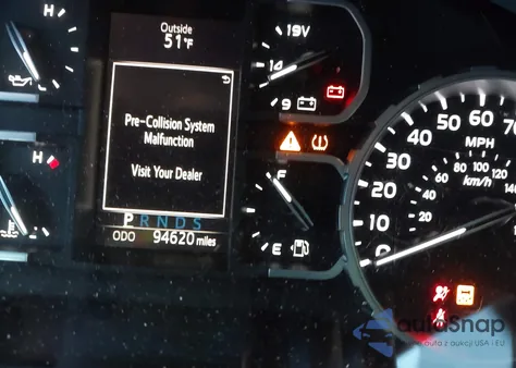 2018 Toyota Tundra 1794 5.7L V8 z USA, uszkodzony, nr VIN 5TFAY5F11JX743334